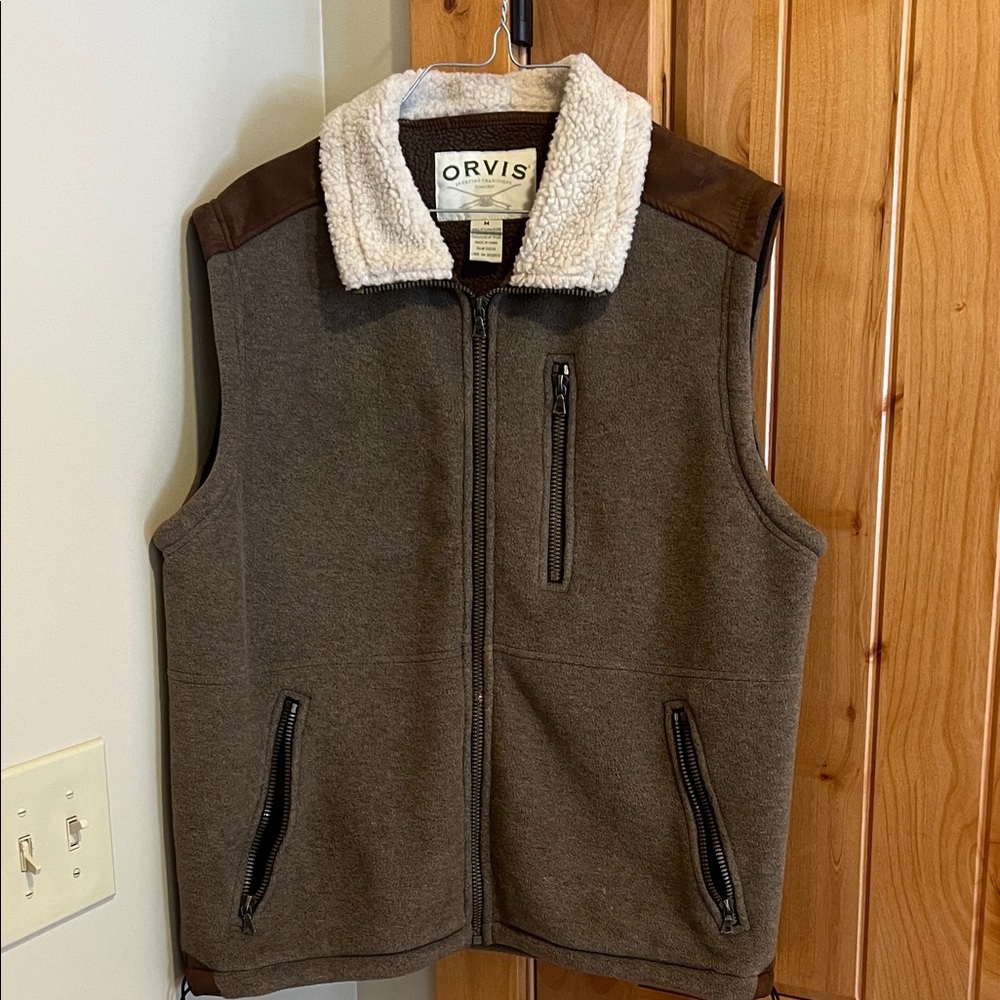 Orvis Men's Olive Vest with Sherpa Collar